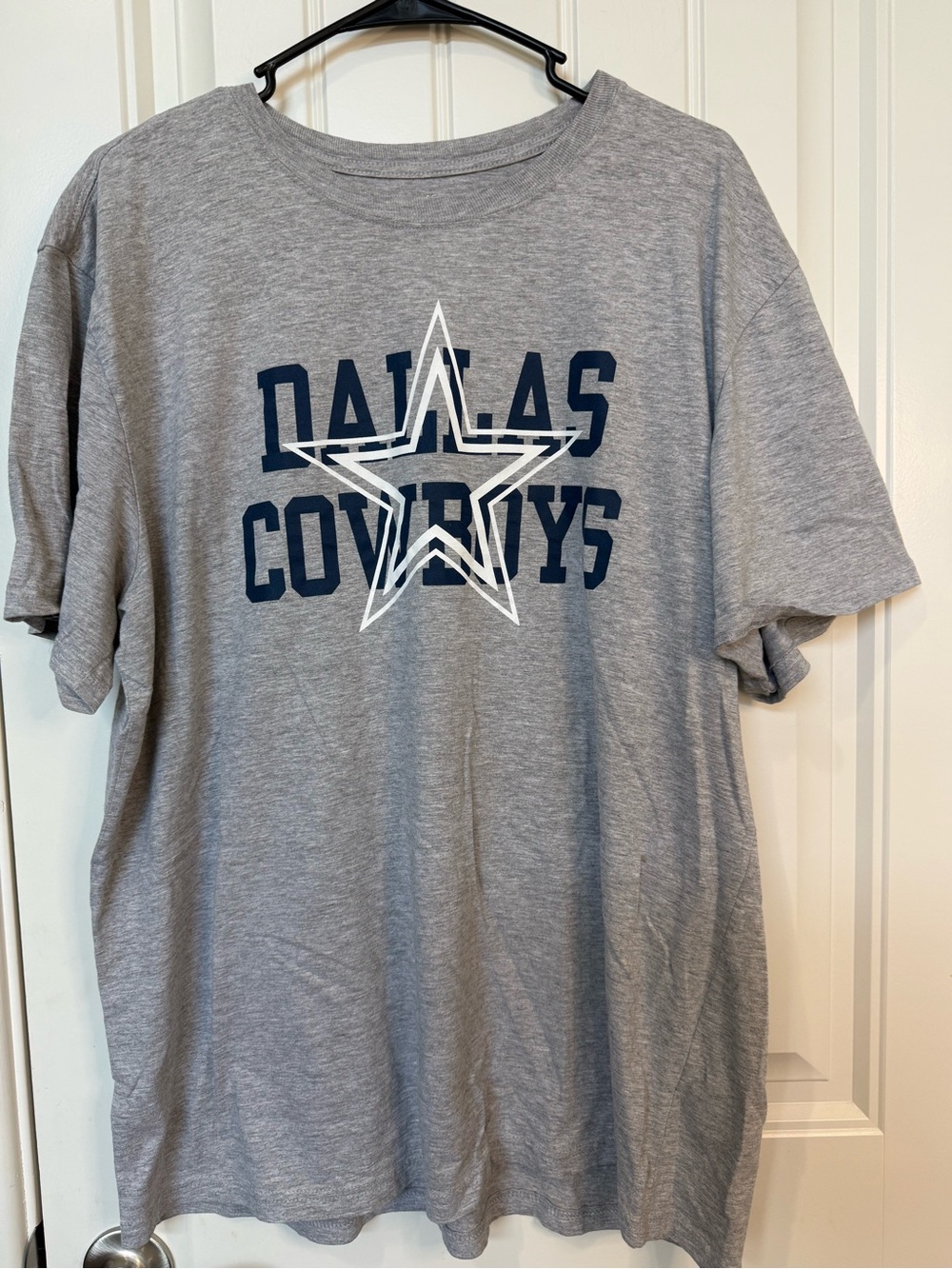 NFL Authentic Gray Men’s Tee with Navy Dallas Cowboys Logo and White Star Sz XL